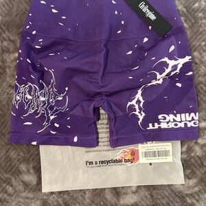 Civil Regime Blowout Kelly seamless short.